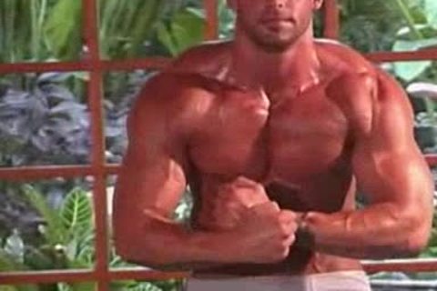 Paul Powerhouse in nature's garb