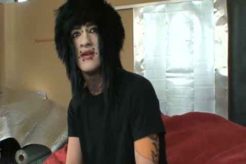 Dalive Is A boyfrend Who Likes To Touch His knob