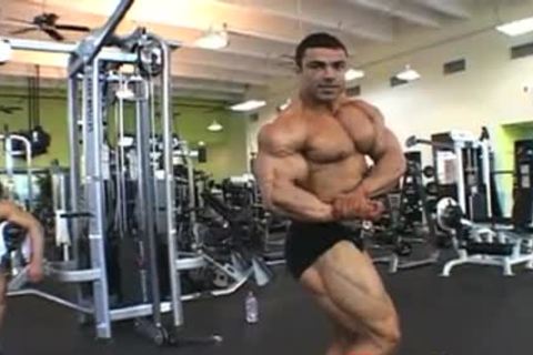 Eduardo And Tarek Pose