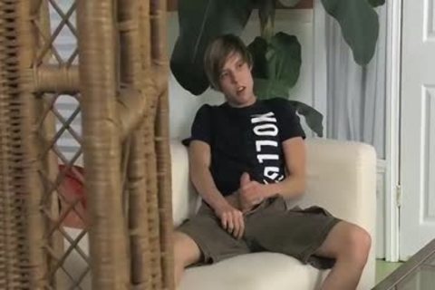 Super yummy twinks Atlanta And Kaiden Share Their Hard cocks