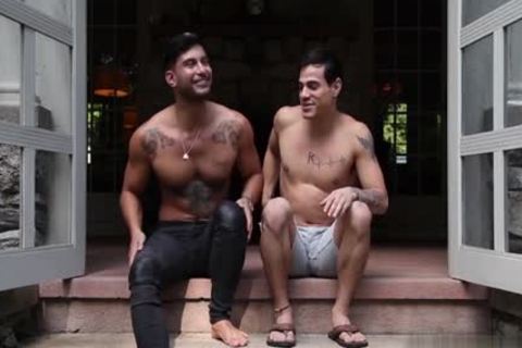 Muscle homo Flip Flop With Facial