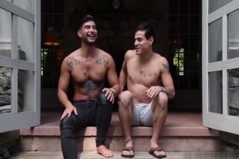 Muscle homo Flip Flop With Facial