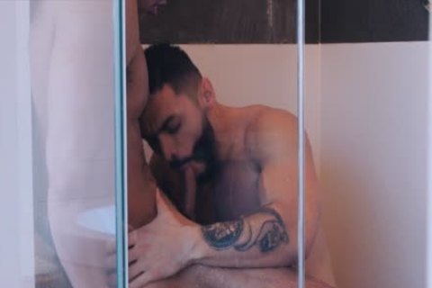 Seth & Arad In A Shower