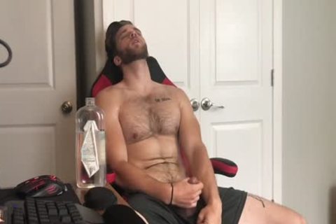 attractive Hunk Keeps Cumming