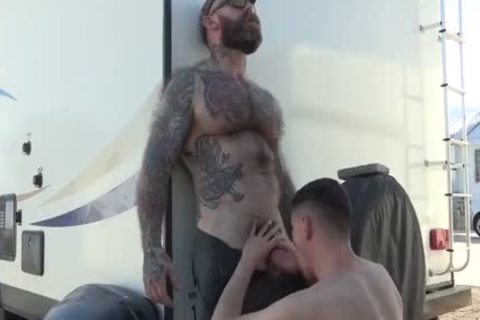 Papi Y Su Cachorro outdoors 2