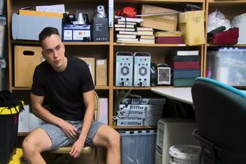 Security Guard Shoves His 10-Pounder In Public Masturbators face hole