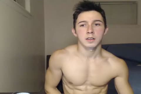 charming Muscle Hunk Cums