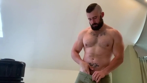 NextDoorHomemade: Solo european gay Mathias receiving facial