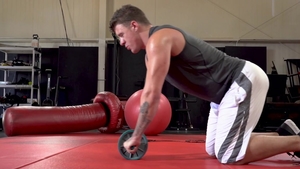 FalconStudios.com: Bodybuilder Grant Ryan hard masturbation