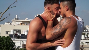 Falcon Studios - Bodybuilder Klein Kerr rushes hard slamming