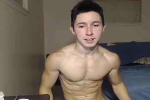 tasty Muscle Hunk On web camera