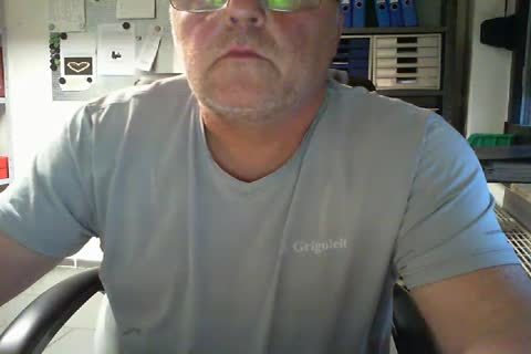 P2-Office chap - humongous cum