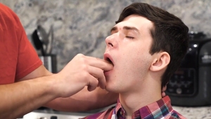FamilyDick.com - Weird uncle Greg Mckeon digs sloppy fucking