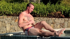 NextDoorMale: Gay jerking big dick outdoors