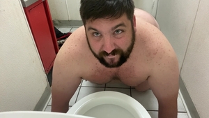 I enter A Gas Station Toilet And take up with the tongue And engulf The Toilet And The Floor
