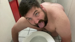 I enter A Gas Station Toilet And take up with the tongue And engulf The Toilet And The Floor
