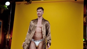 Rodsroom: Muscled Dalton Riley gay facial video