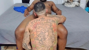 Pablo Bravo & massive dark Bear