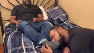 Arab gets Feet Worshiped