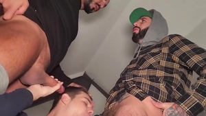 ROMEO SUCKS THE WORLD