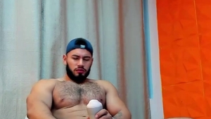 Brazilian Hunk delicious pumped up Leg widen butthole