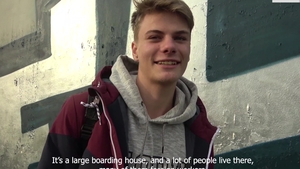 Hans & Casper: Dorm Buddies Need Space