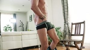 maskurbate: Sultry Nights with Male Dancer Carlos