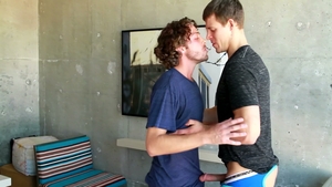 Men: Troy Taps That Nice Ass