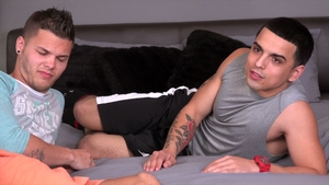 Gage Owens Takes a Break from Bottoming