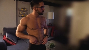 Zack’s Muscle Bound Jerk-Off Session Live
